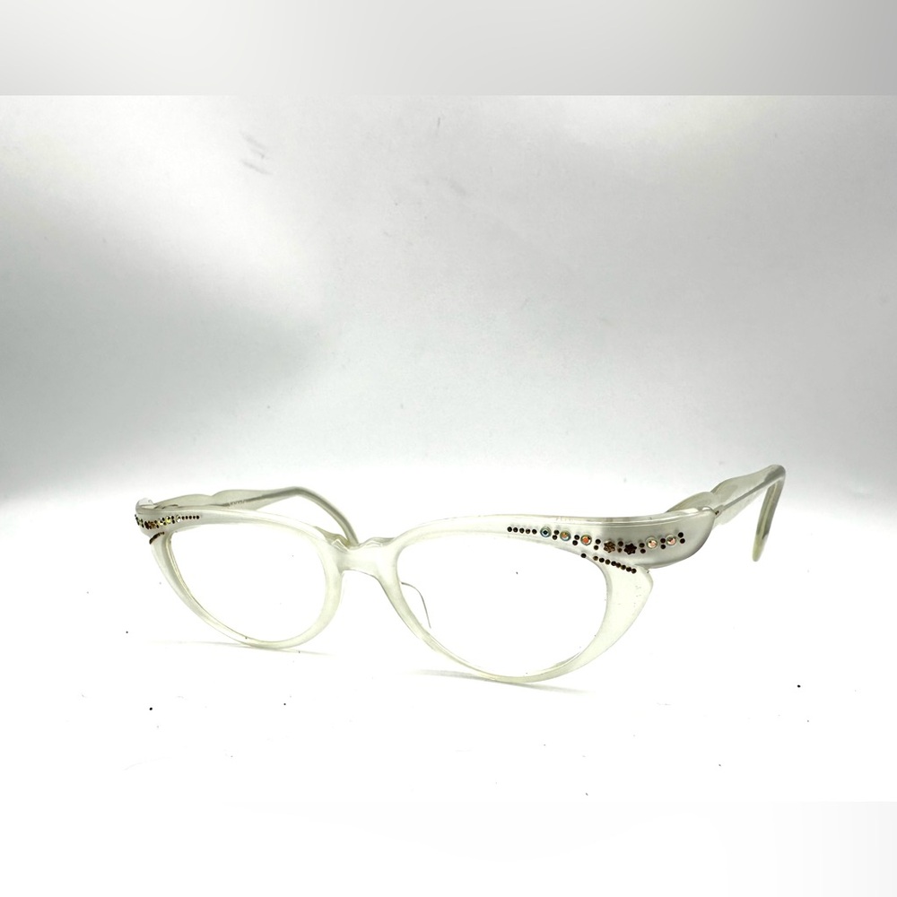 Vintage Cat Eye  White Selecta Charmette Rare 1950s